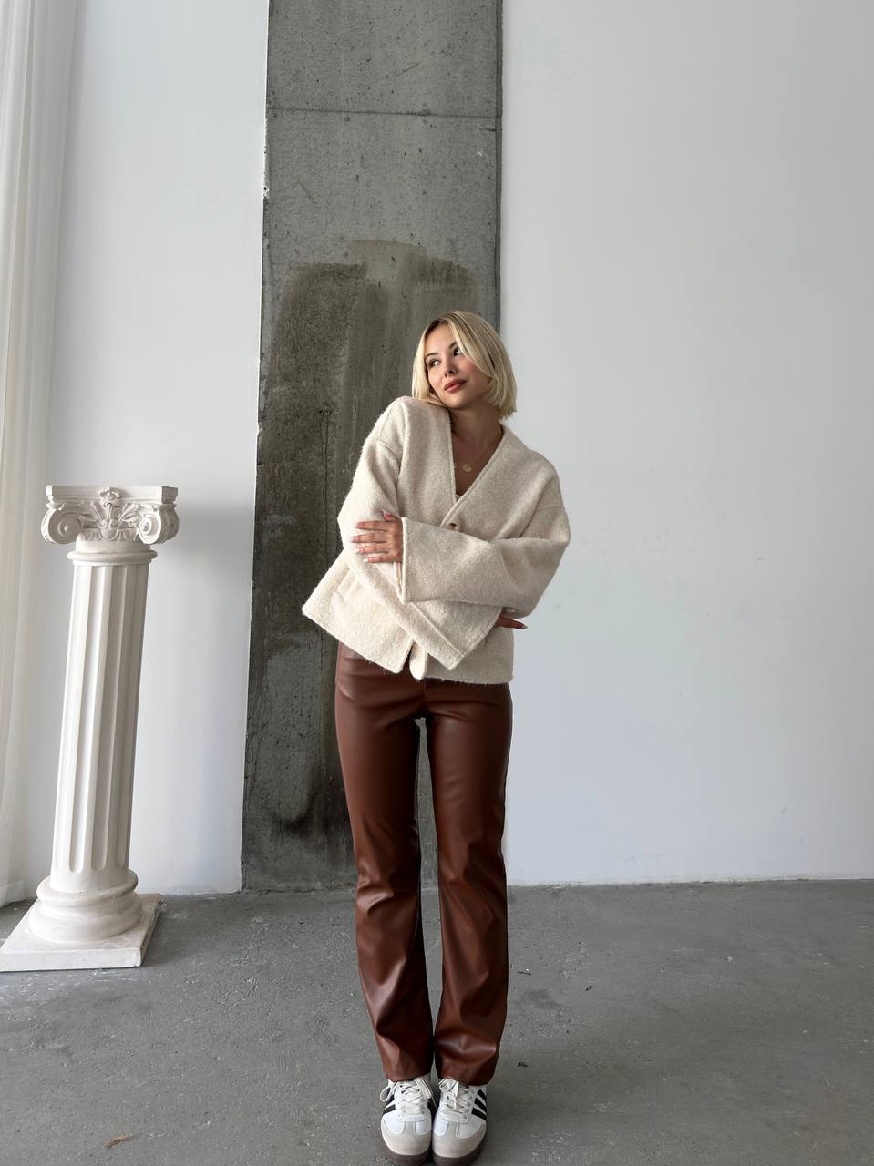 Oversized-Jacket in Weiss
